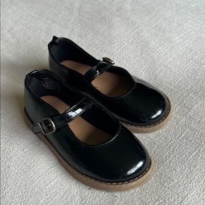 Toddler Old Navy Patent Mary Jane Shoes - Size 9